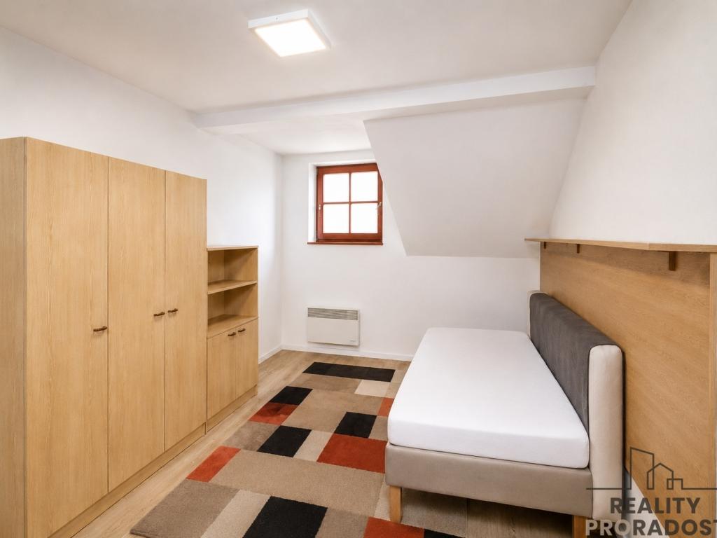 Pronájem bytu 1+kk 28 m2