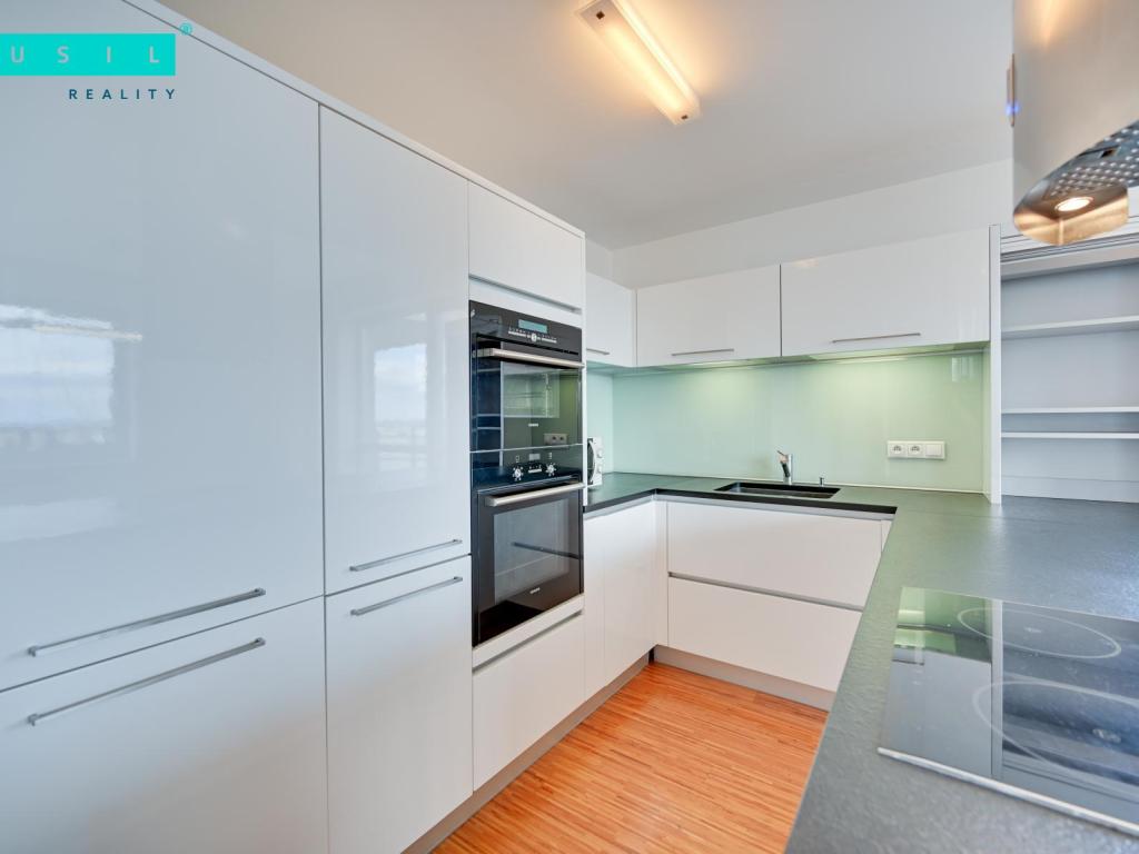 Pronájem bytu 4+kk 111 m2
