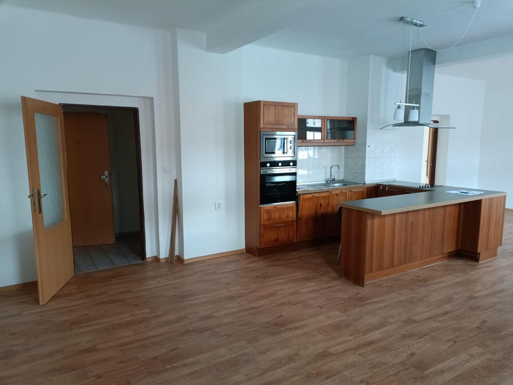 Pronájem bytu 3+kk 93 m2
