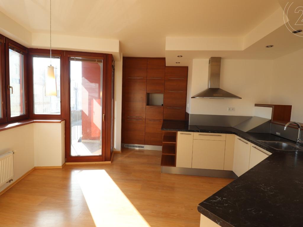 pronajem-bytu-3-kk-91-m-na-dvorc-ch-praha-kr-23000-czk