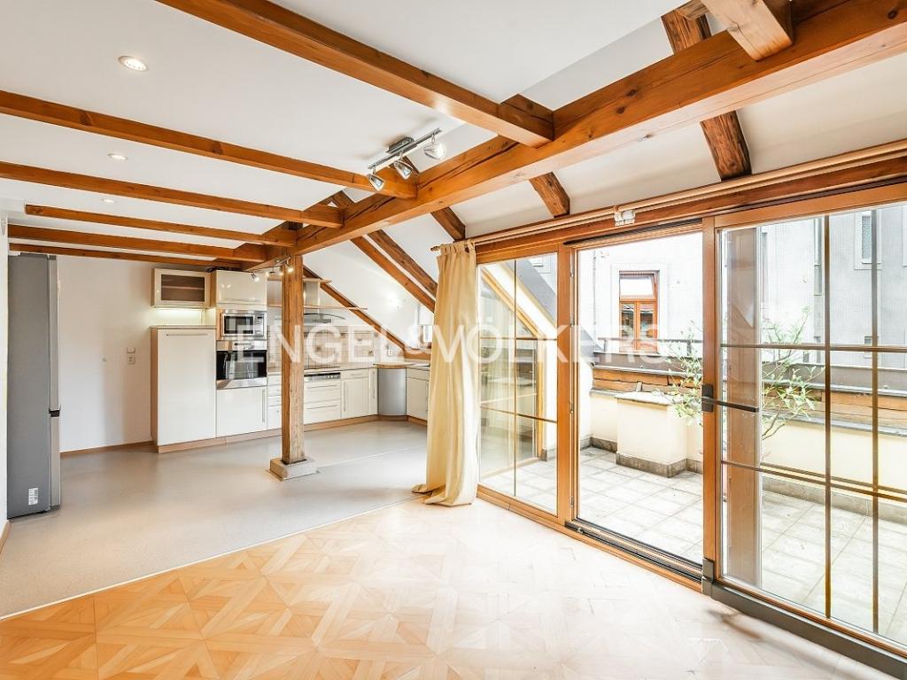 Pronájem bytu 4+kk 221 m2