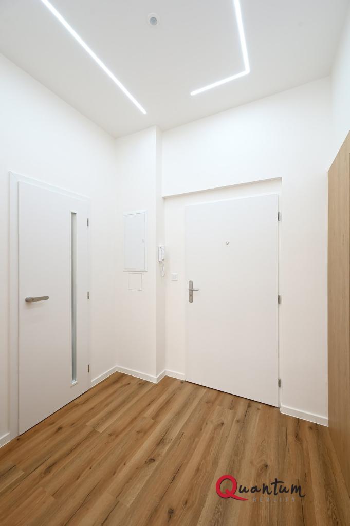 Pronájem bytu 2+kk 40 m2, Praha – náhled fotky 10
