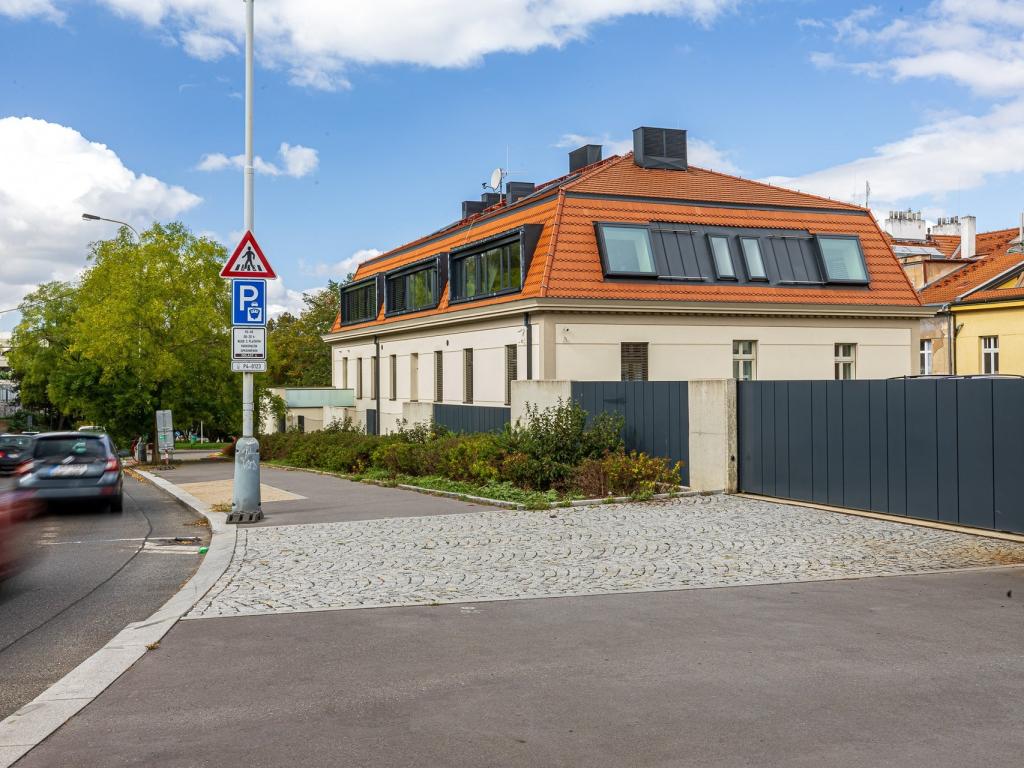 Pronájem bytu 4+kk 151 m2, Praha – náhled fotky 24