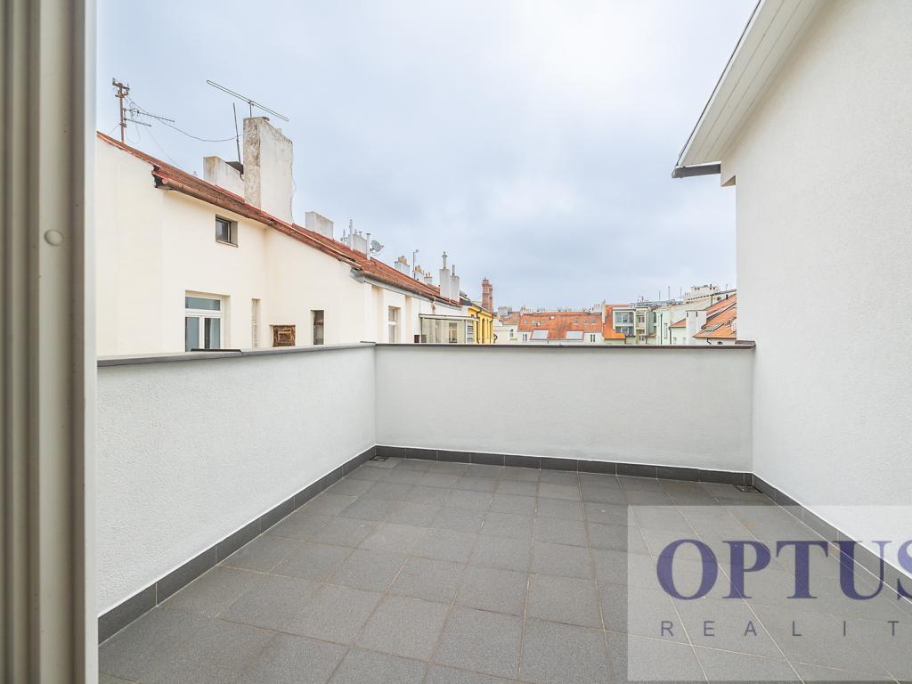 Pronájem bytu 6 a více 218 m2