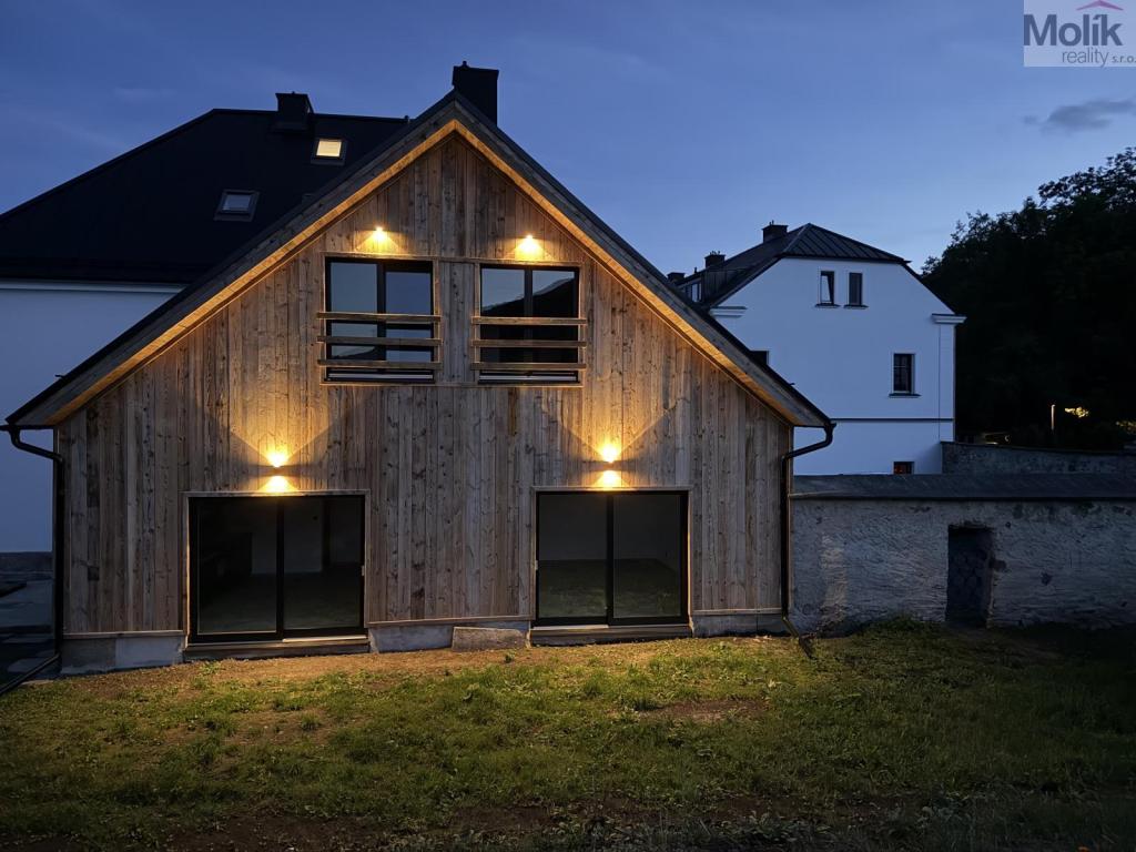 Pronájem bytu atypický 135 m2