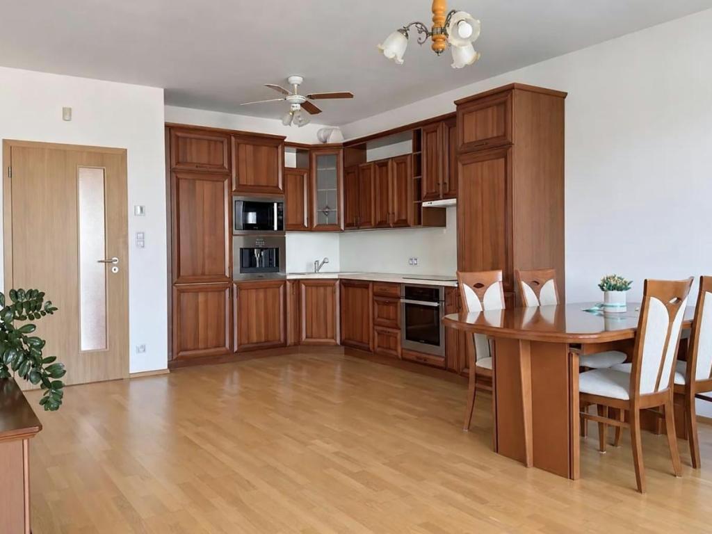 Pronájem bytu 3+kk 100 m2