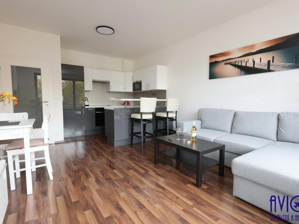 Pronájem bytu 2+kk 50 m2, Praha – náhled fotky 5