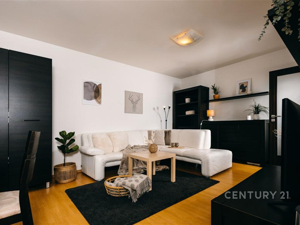 Pronájem bytu 3+kk 77 m2