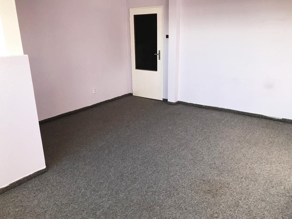 Spolubydleni bytu celý pokoj 30 m2