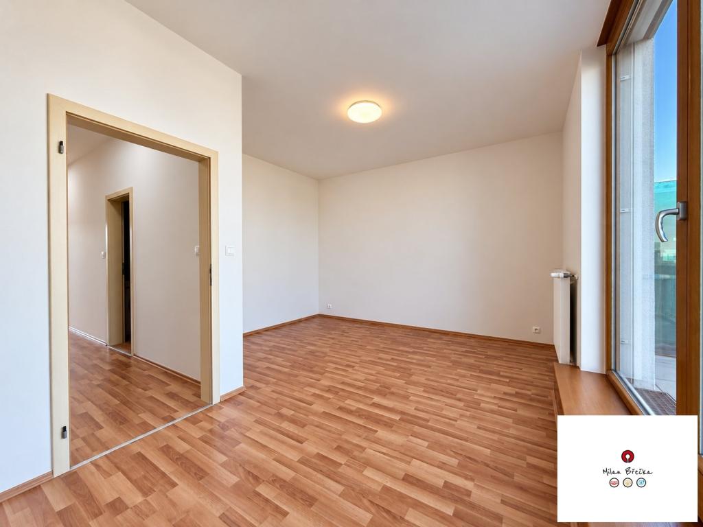 Pronájem bytu 2+kk 73 m2, Praha – náhled fotky 13
