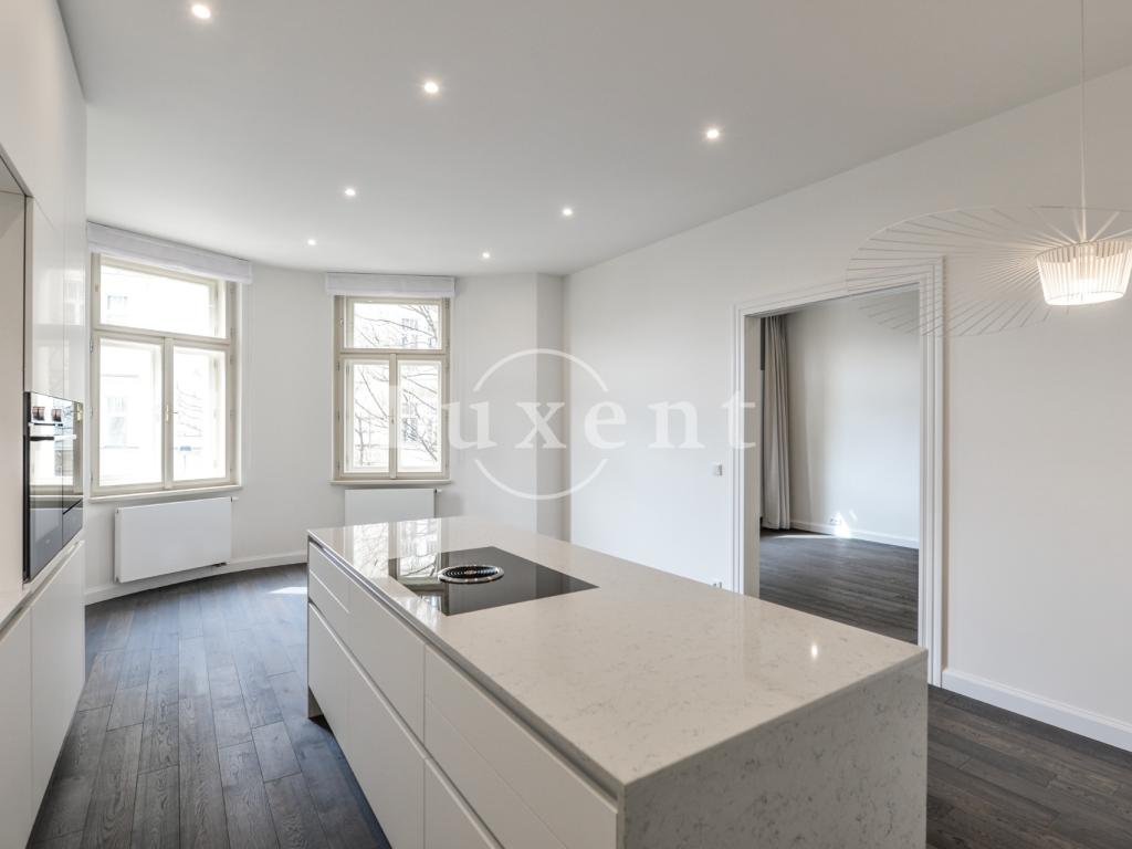 Pronájem bytu 4+kk 137 m2, Praha – náhled fotky 2