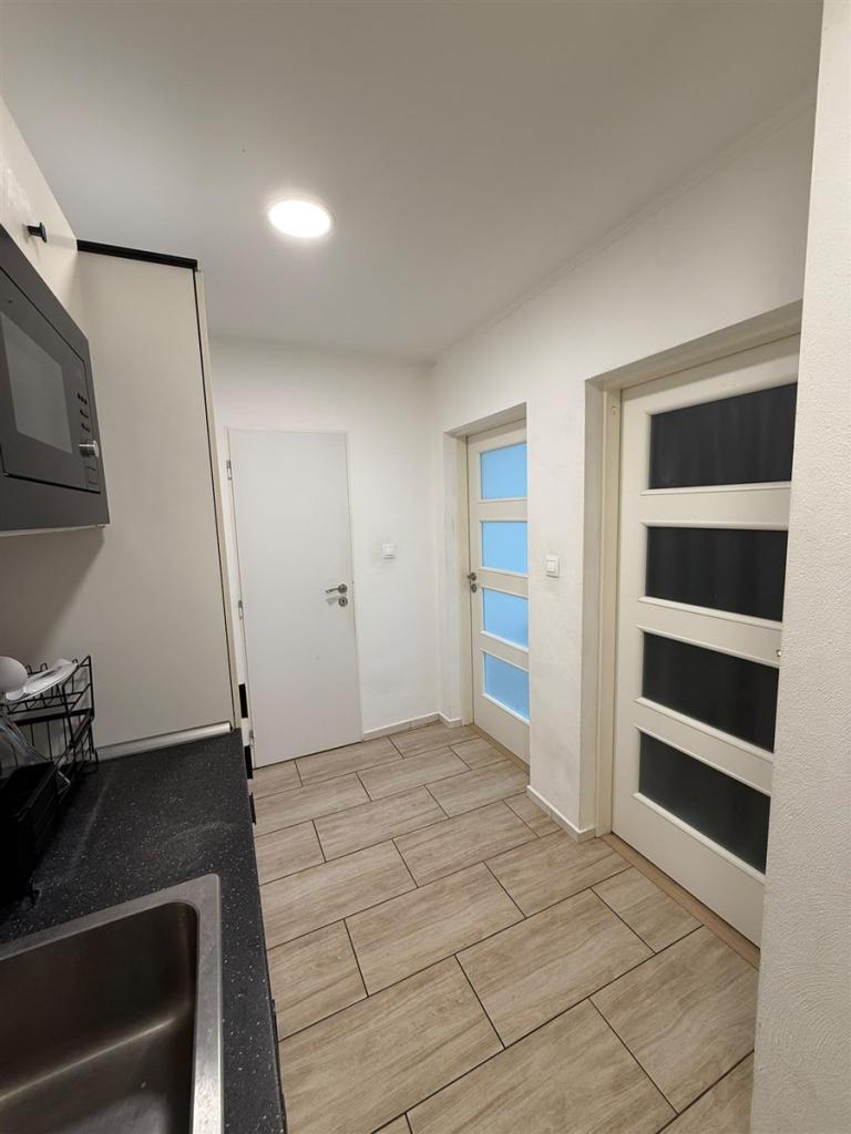 Pronájem bytu 2+kk 55 m2, Praha – náhled fotky 4