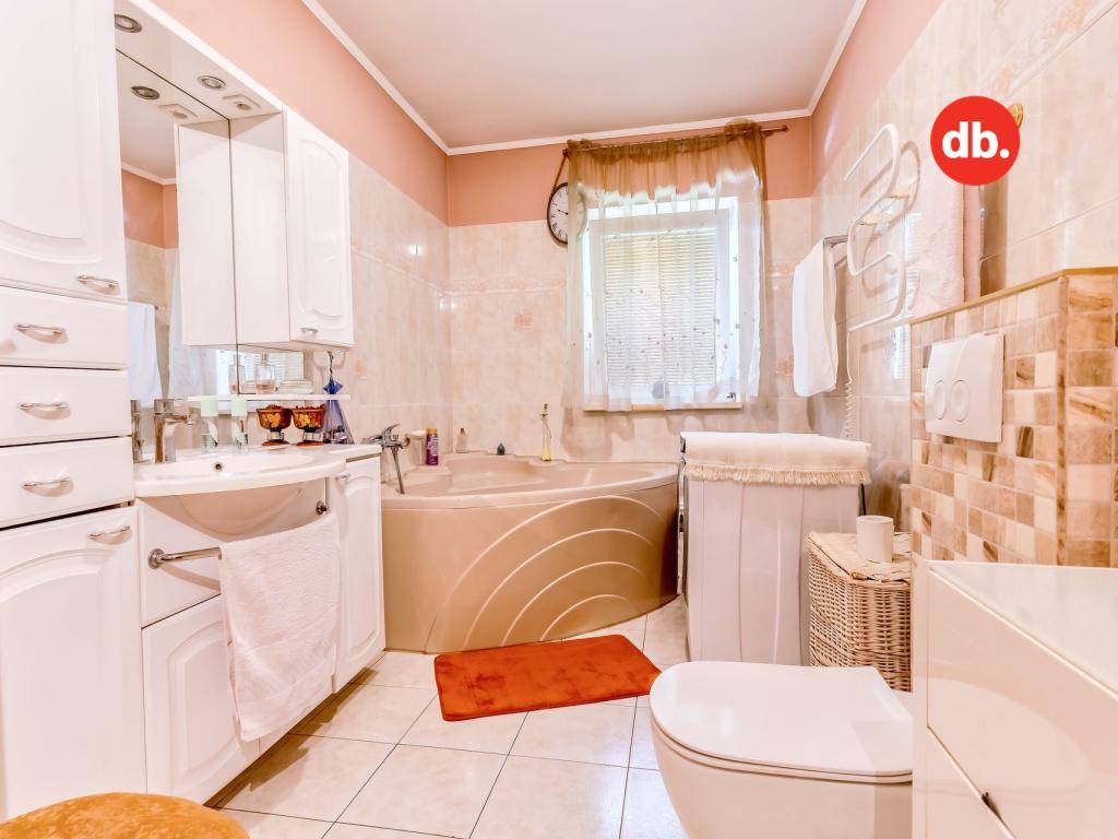 Prodej domu 240 m2, Stružná – náhled fotky 25
