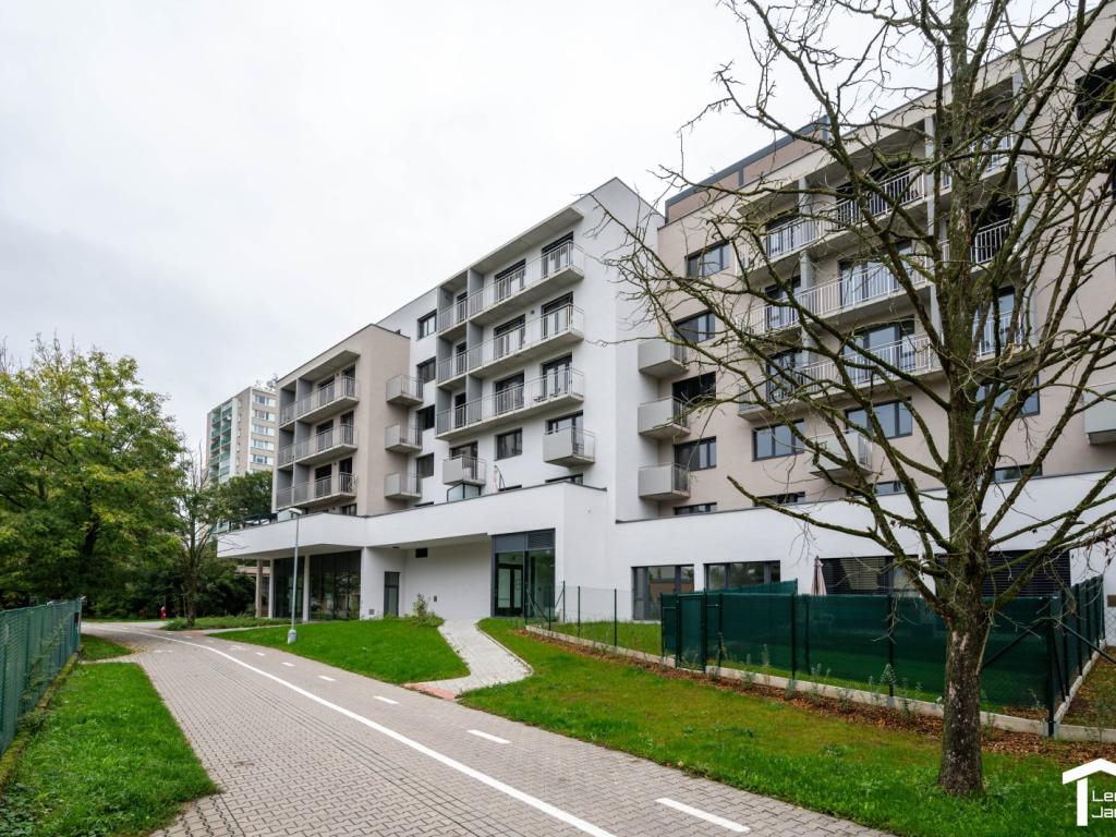 Pronájem 2+kk, Pardubice - nábřeží Závodu míru,