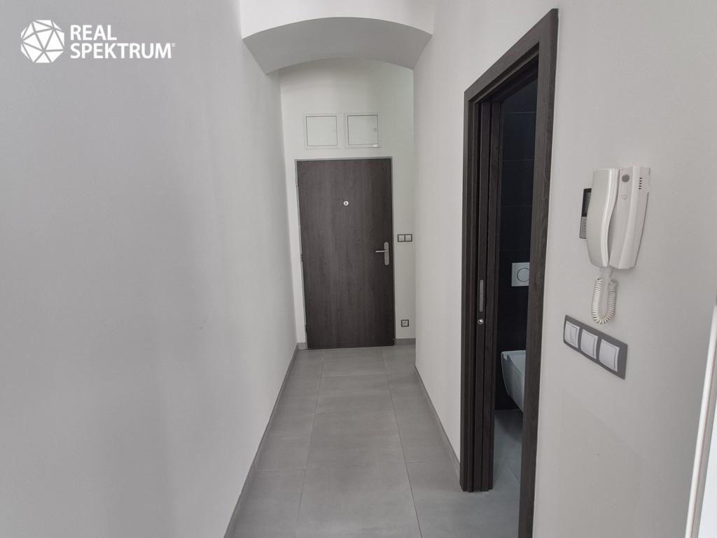 Pronájem bytu 1+kk 28 m2
