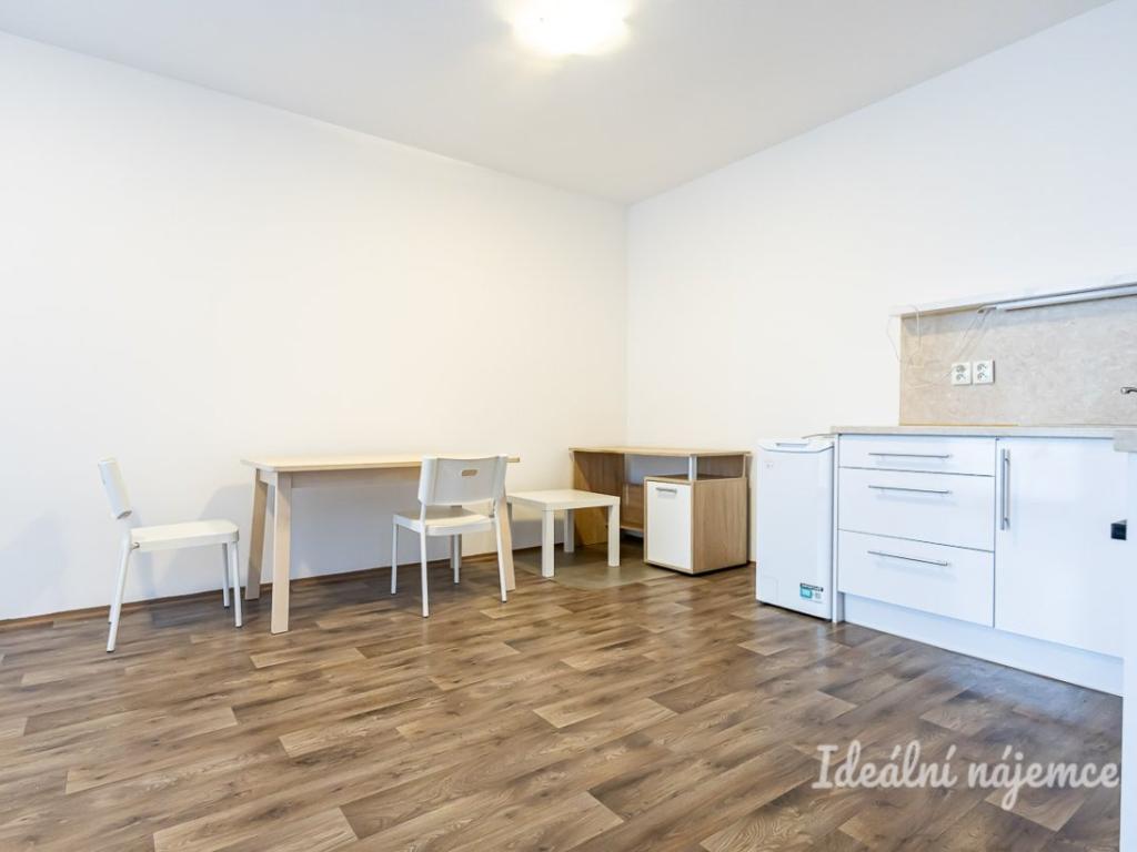 Pronájem bytu 2+kk 44 m2, Praha – náhled fotky 2