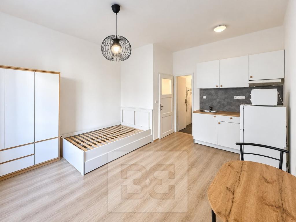 Pronájem bytu 1+kk 27 m2, Praha – náhled fotky 7