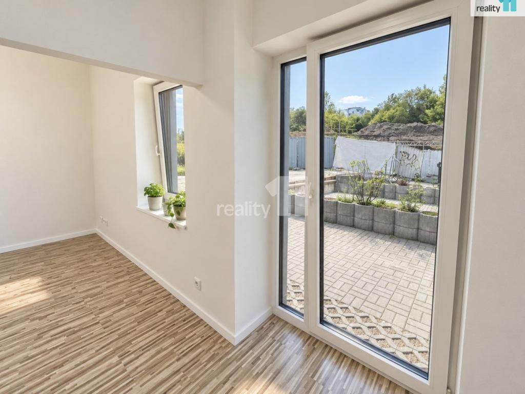 Pronájem bytu 1+kk 28 m2