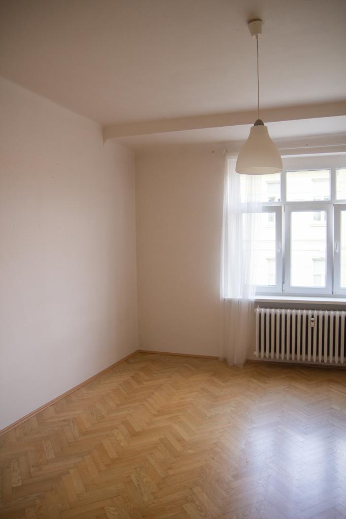 Spolubydleni bytu celý pokoj 70 m2