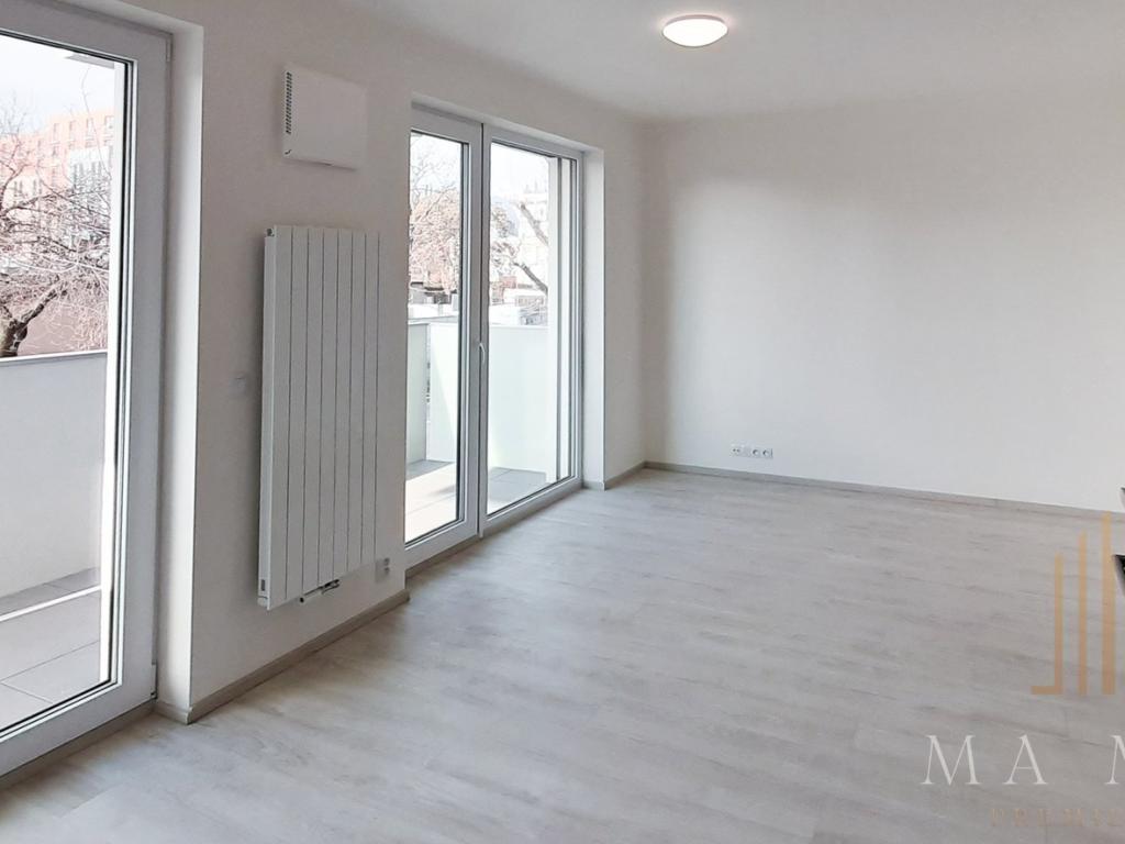 Pronájem bytu 1+kk 33 m² – pohled 3