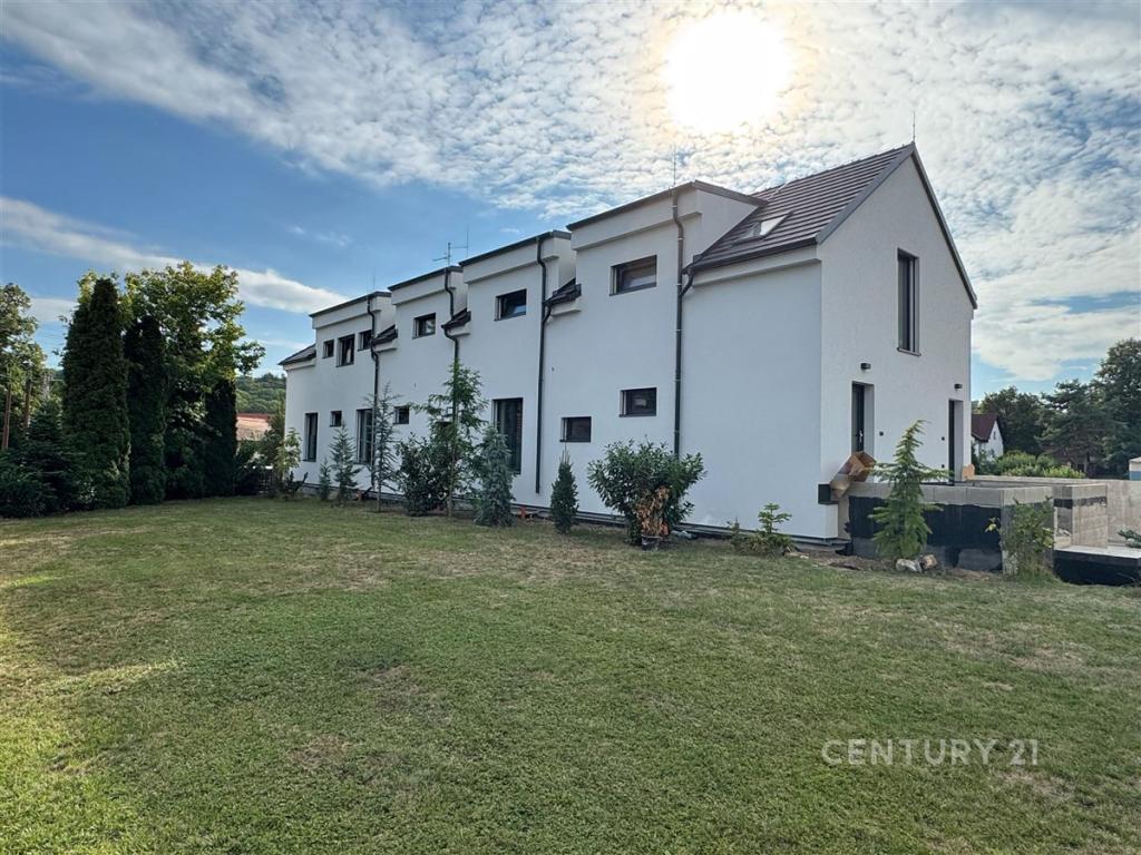 Pronájem bytu 2+kk 52 m2