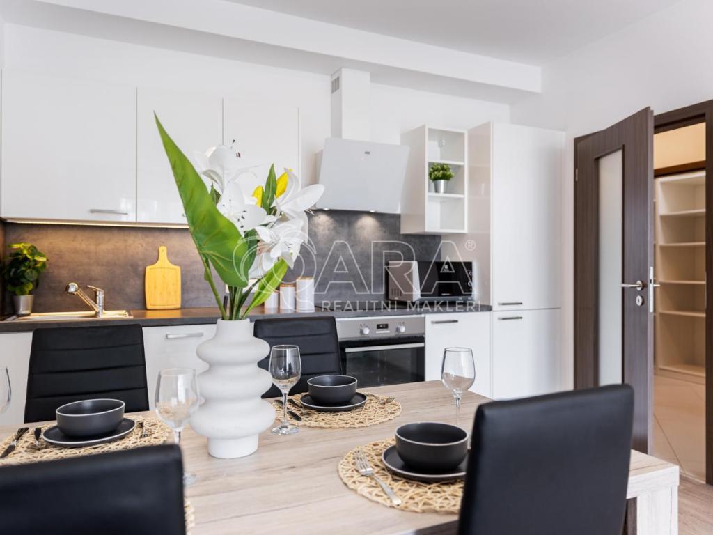Pronájem bytu 2+kk 67 m2, Praha – náhled fotky 9