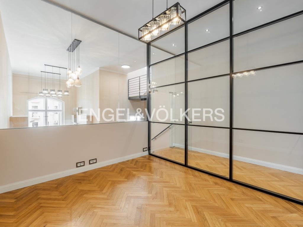 Pronájem bytu 6 a více 210 m2