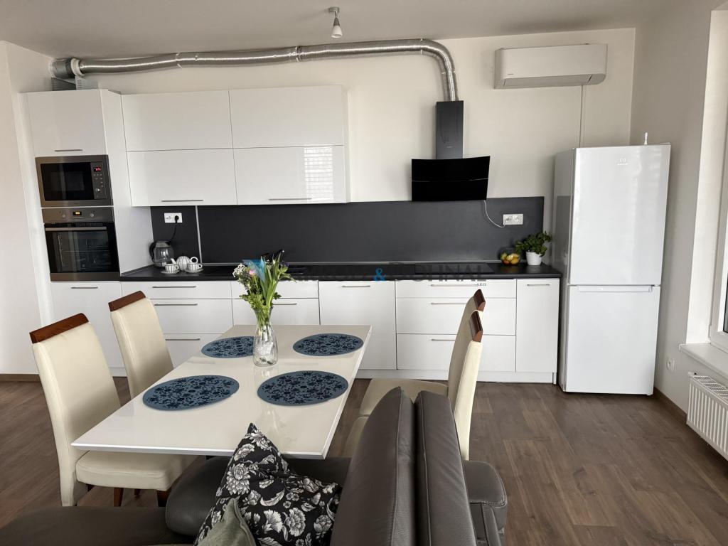 Pronájem bytu 4+kk 112 m2
