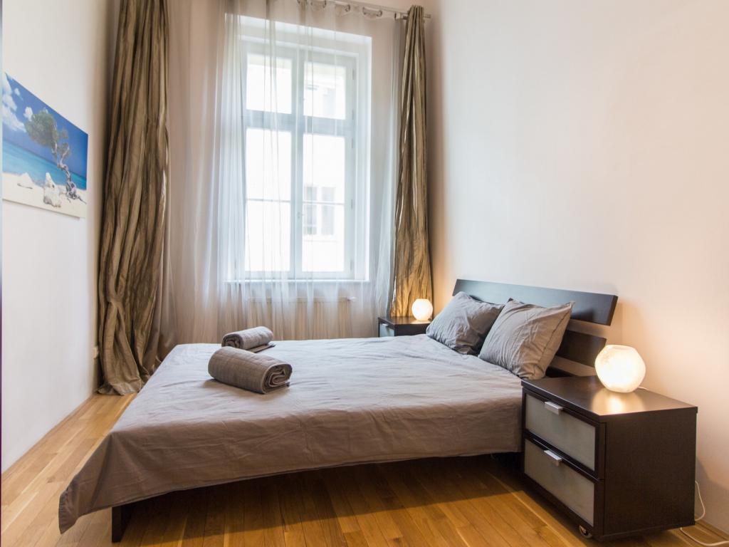Pronajem bytu 2+kk 120 m2