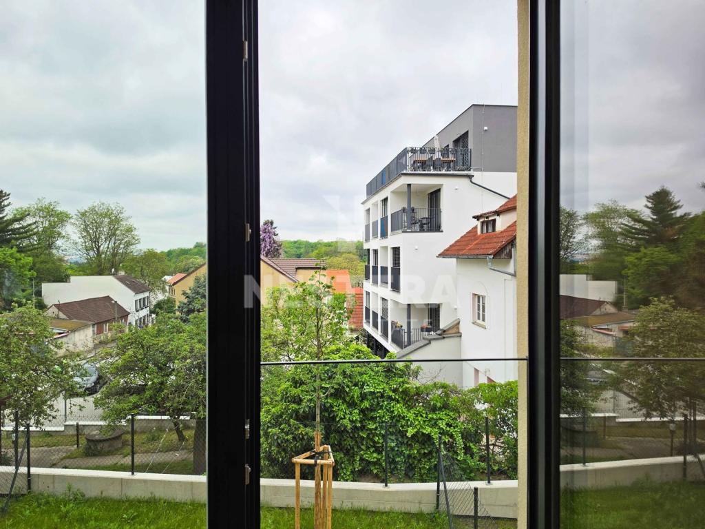 Pronájem bytu 1+kk 32 m2