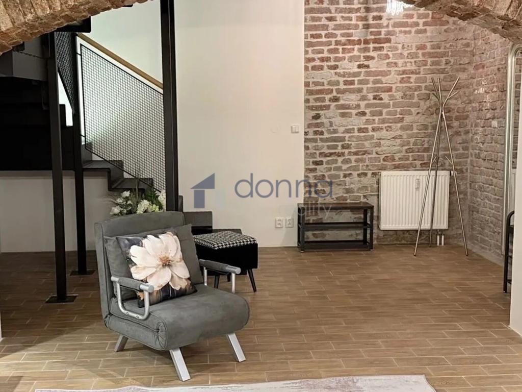 Pronájem bytu 1+kk 94 m2, Praha – náhled fotky 10