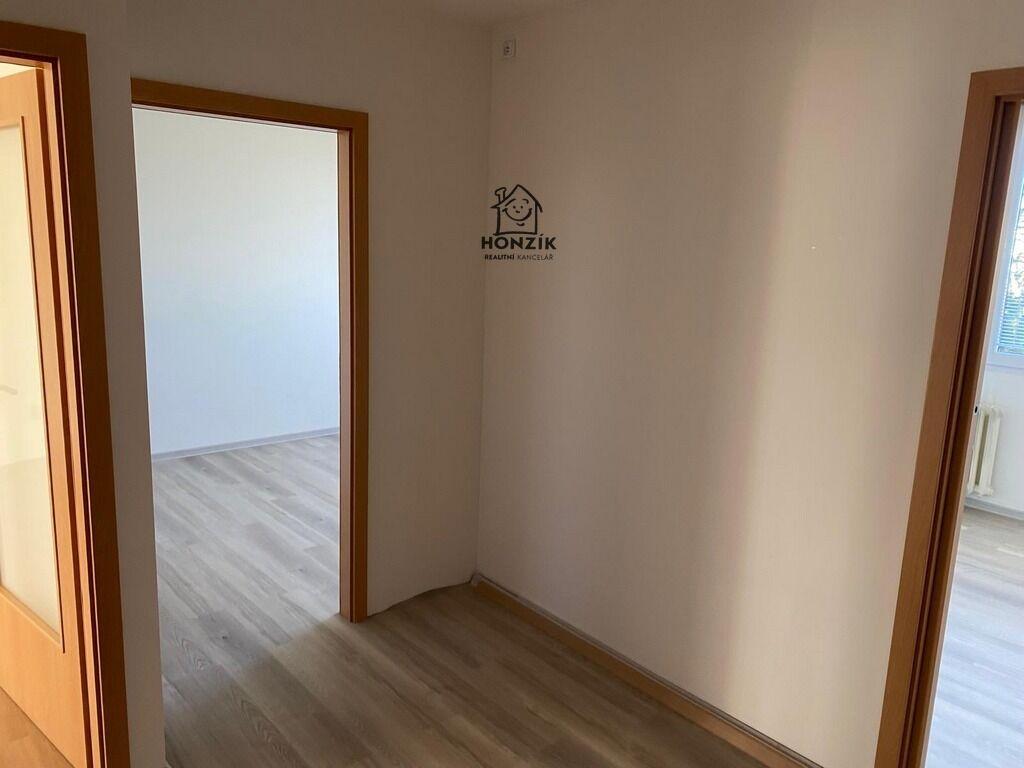 Pronájem bytu 3+kk 61 m2, Praha – náhled fotky 9