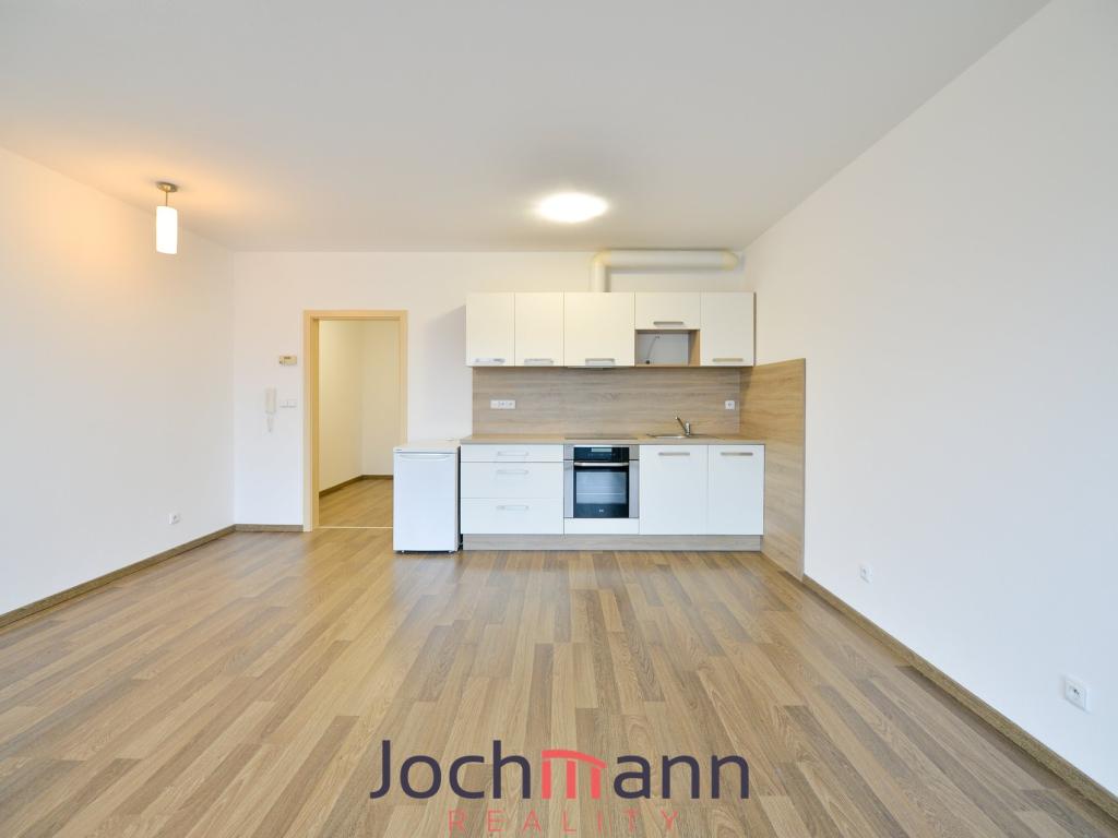 Pronájem bytu 1+kk 38 m2