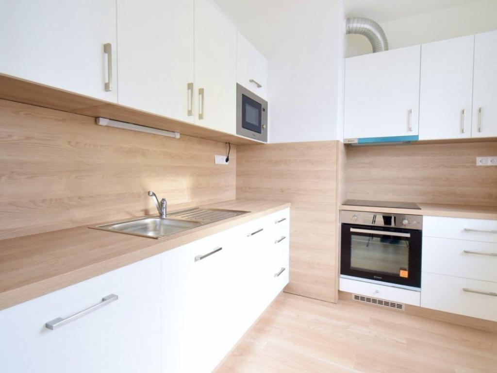 1-room apartment for rent · 32 m² · Brno — 557 €/mo