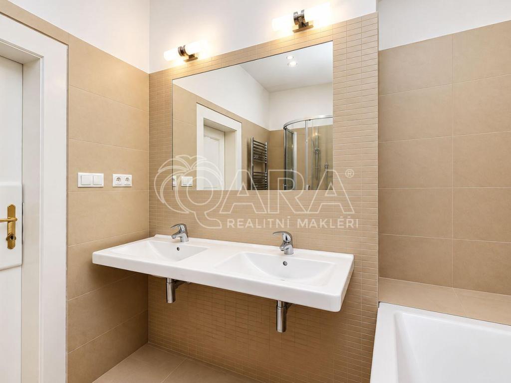Pronájem bytu 3+1 108 m2, Praha – náhled fotky 16