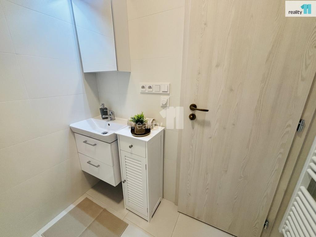 Pronájem bytu 1+1 37 m2, Praha – náhled fotky 9