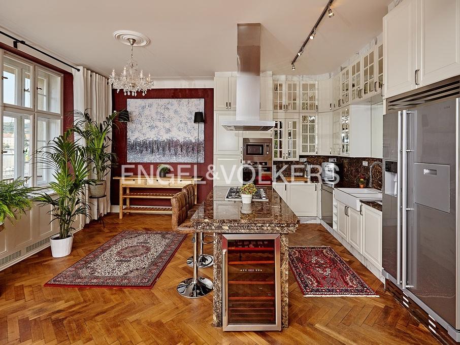 Pronájem bytu 4+kk 187 m2
