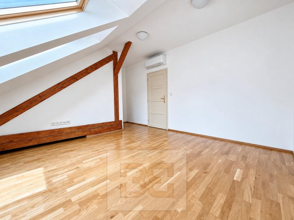 Pronájem bytu 2+kk 72 m2