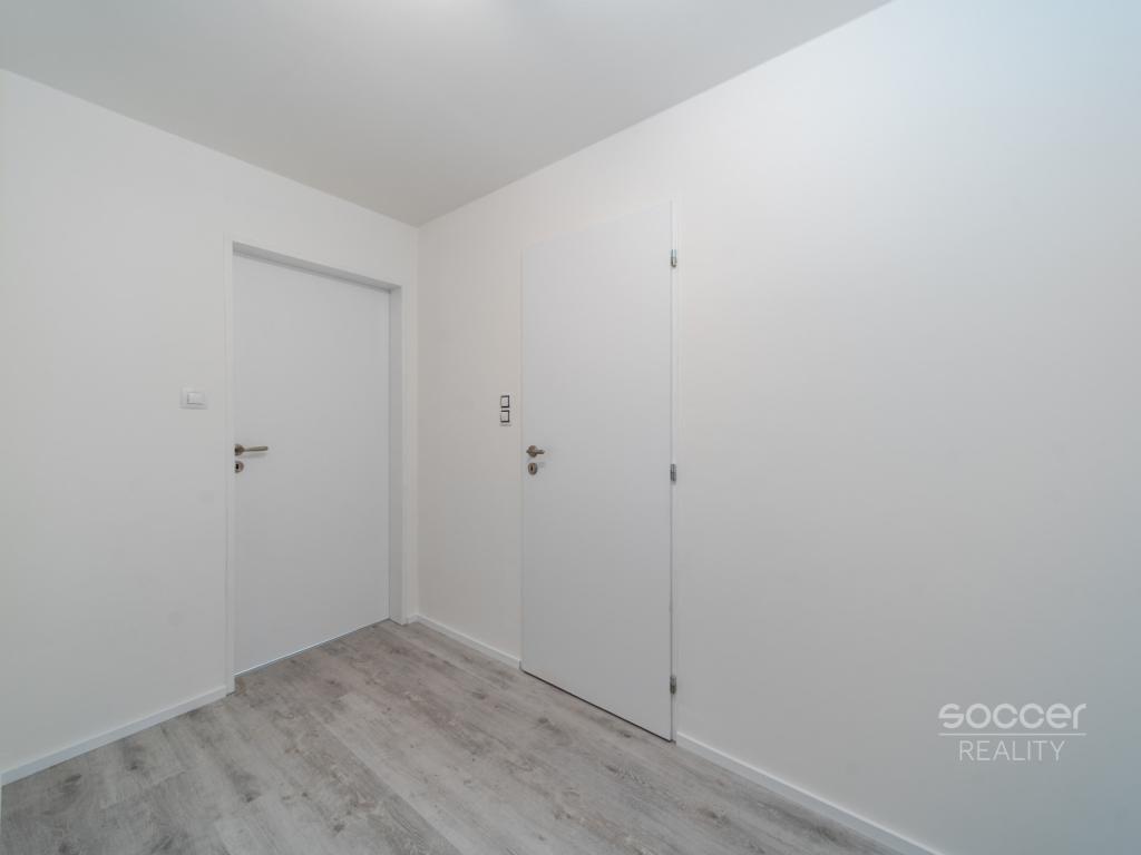 Prodej bytu 1+kk 32 m2, Praha – náhled fotky 13