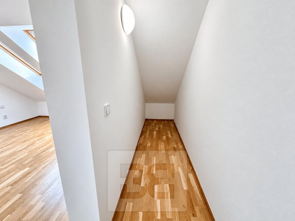 Pronájem bytu 2+kk 72 m2, Praha – náhled fotky 13