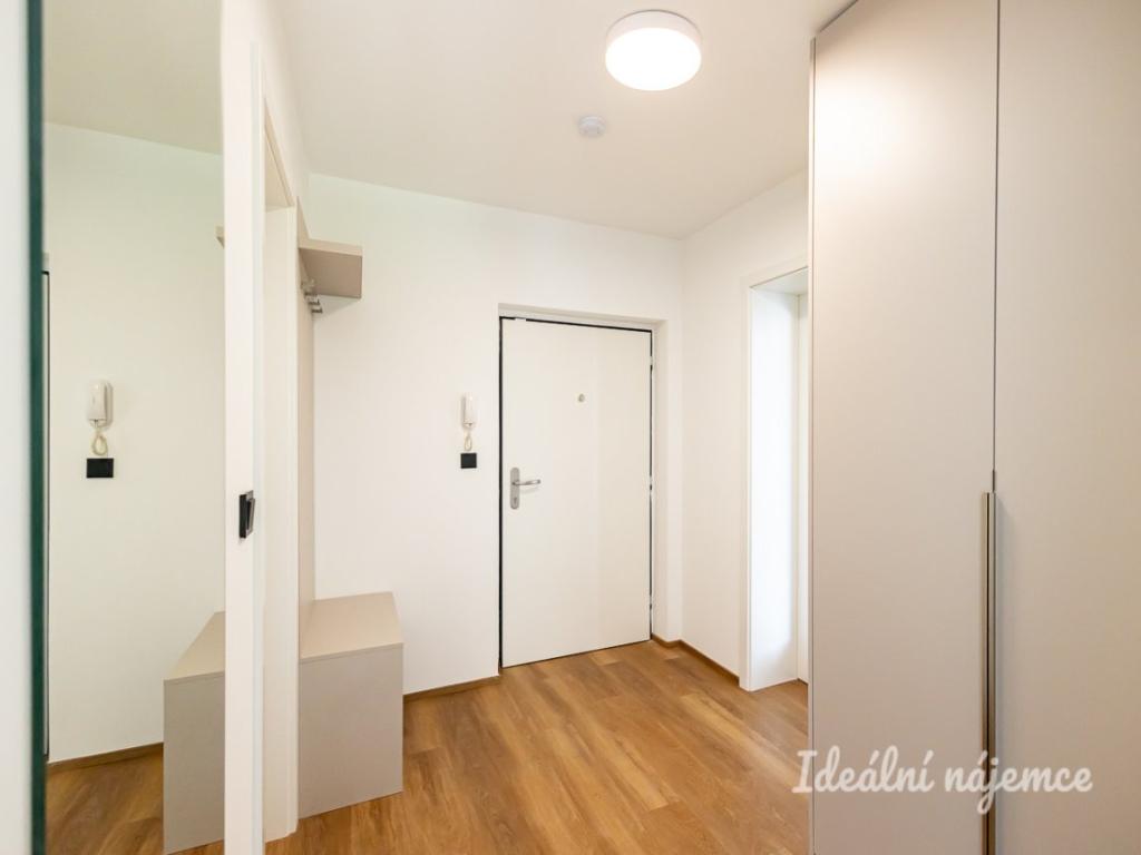 Pronájem bytu 2+kk 56 m2, Praha – náhled fotky 12