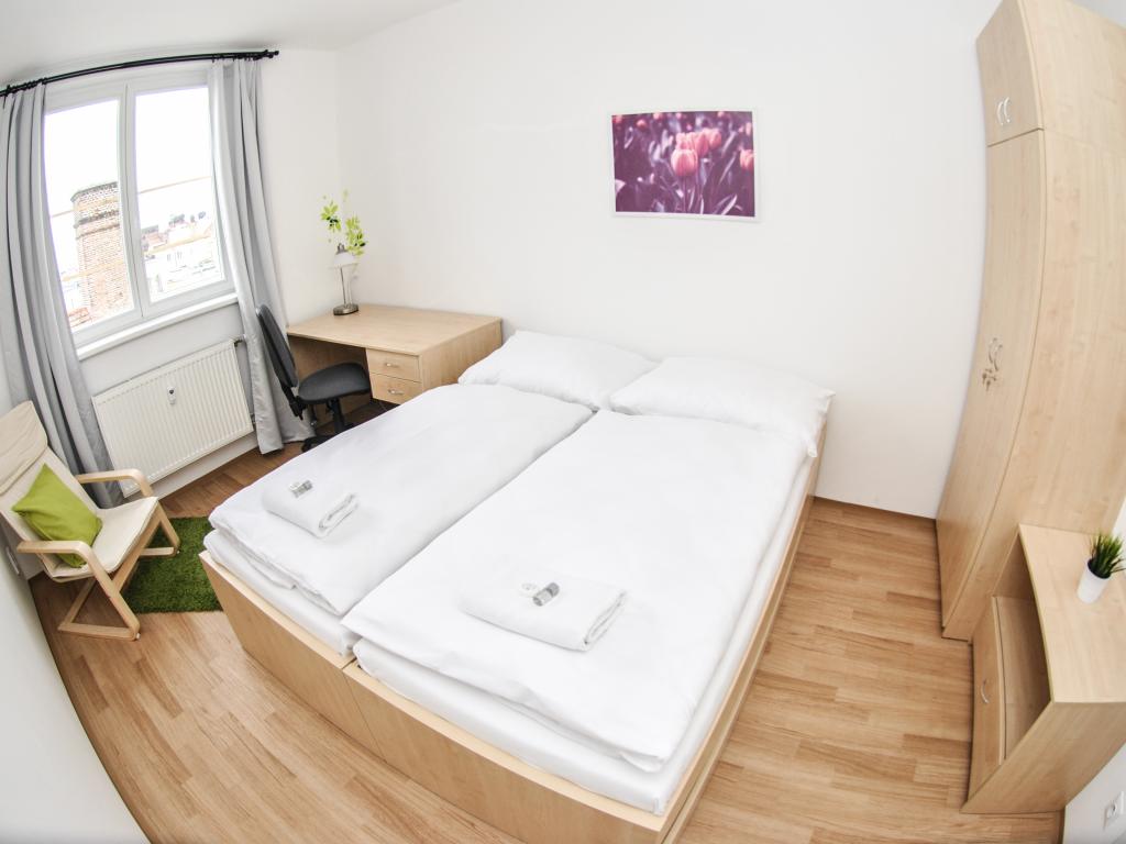 Pronajem bytu celý pokoj 10 m2