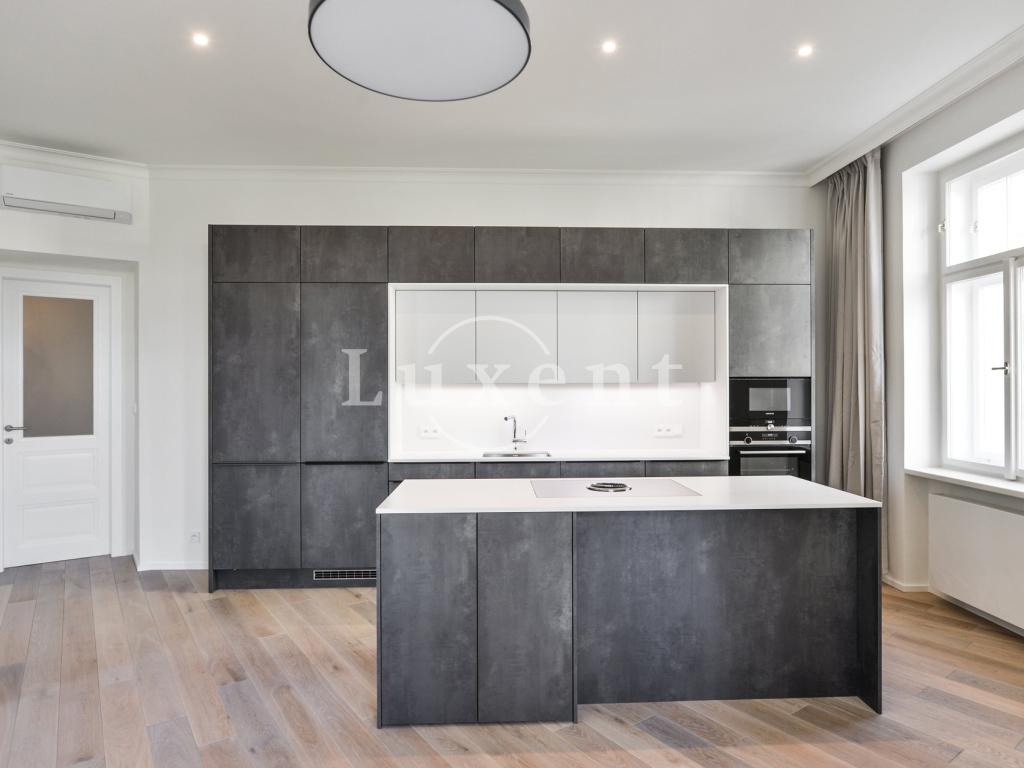 Pronájem bytu 3+kk 137 m2, Praha – náhled fotky 4