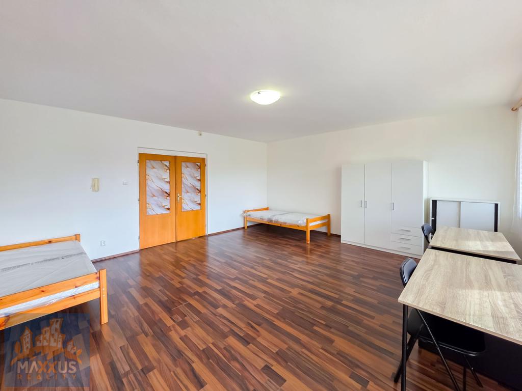 Pronájem bytu pokoj 30 m2