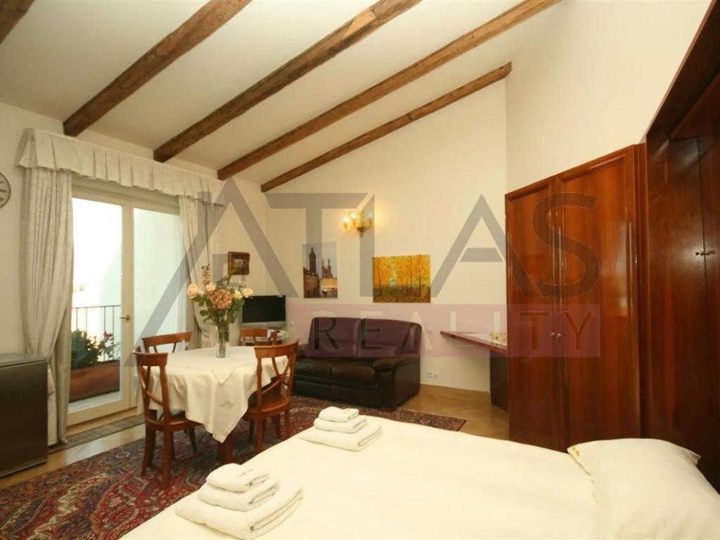 Pronájem bytu 1+kk 38 m2