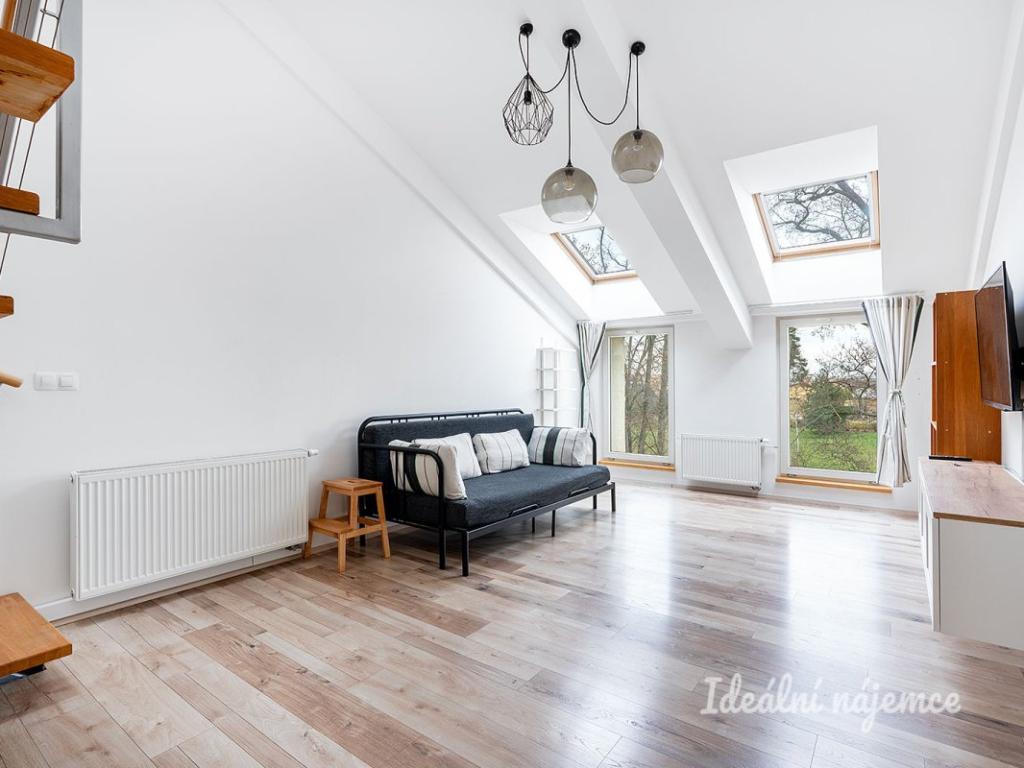 Pronájem bytu 2+kk 63 m2