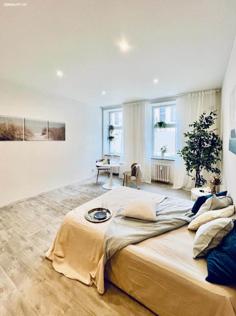 Pronájem bytu 1+1 38 m2