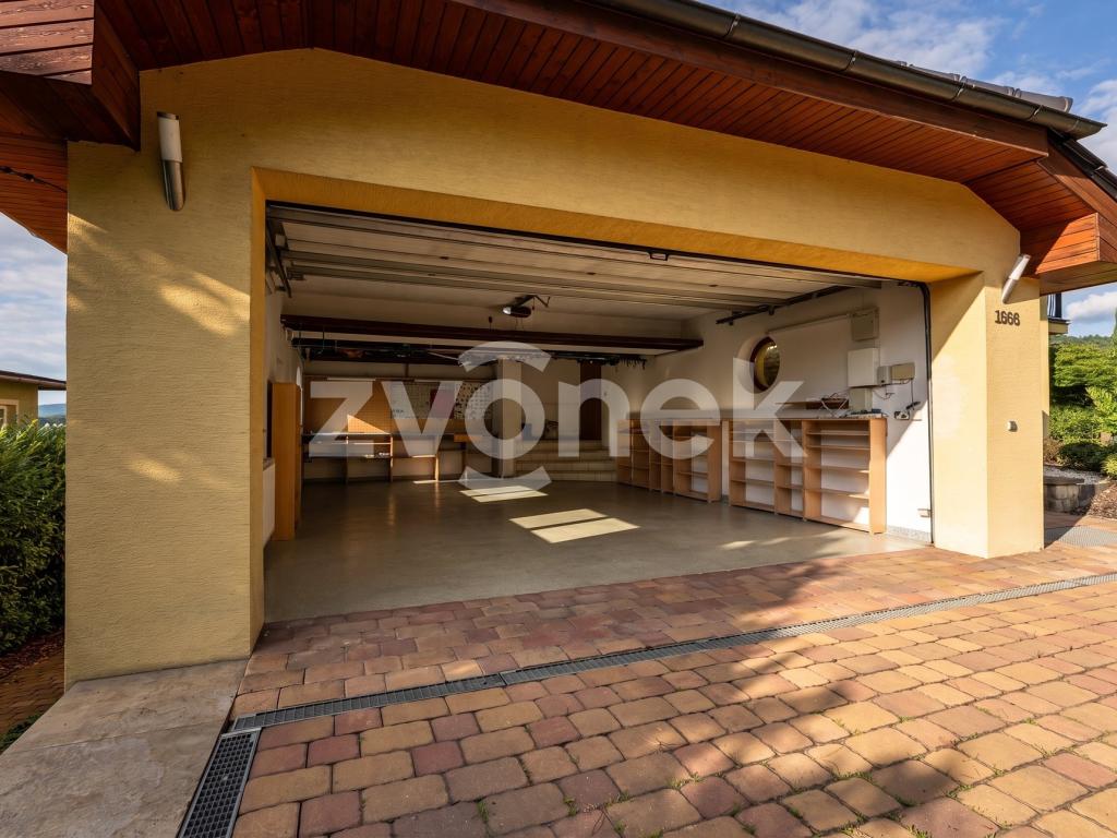 Listing 4