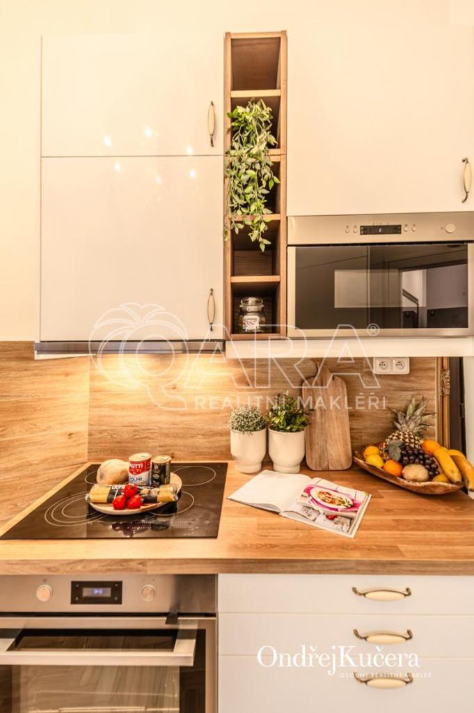 Prodej bytu 2+1 65 m2, Praha – náhled fotky 15
