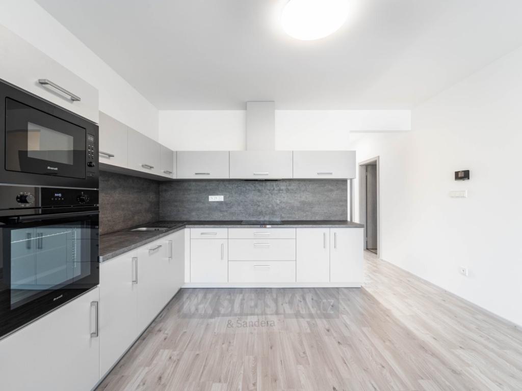 Pronájem bytu 4+kk 80 m2